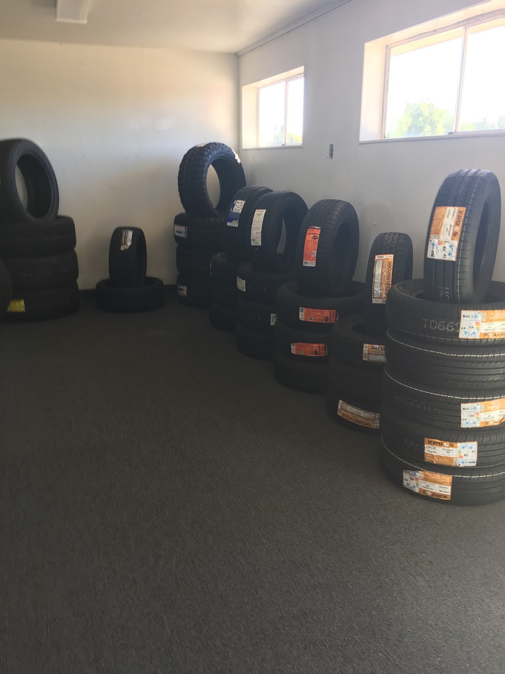 G And J Tire Shop | 9930 E Broadway Rd, Mesa, AZ 85208, USA | Phone: (480) 259-0520