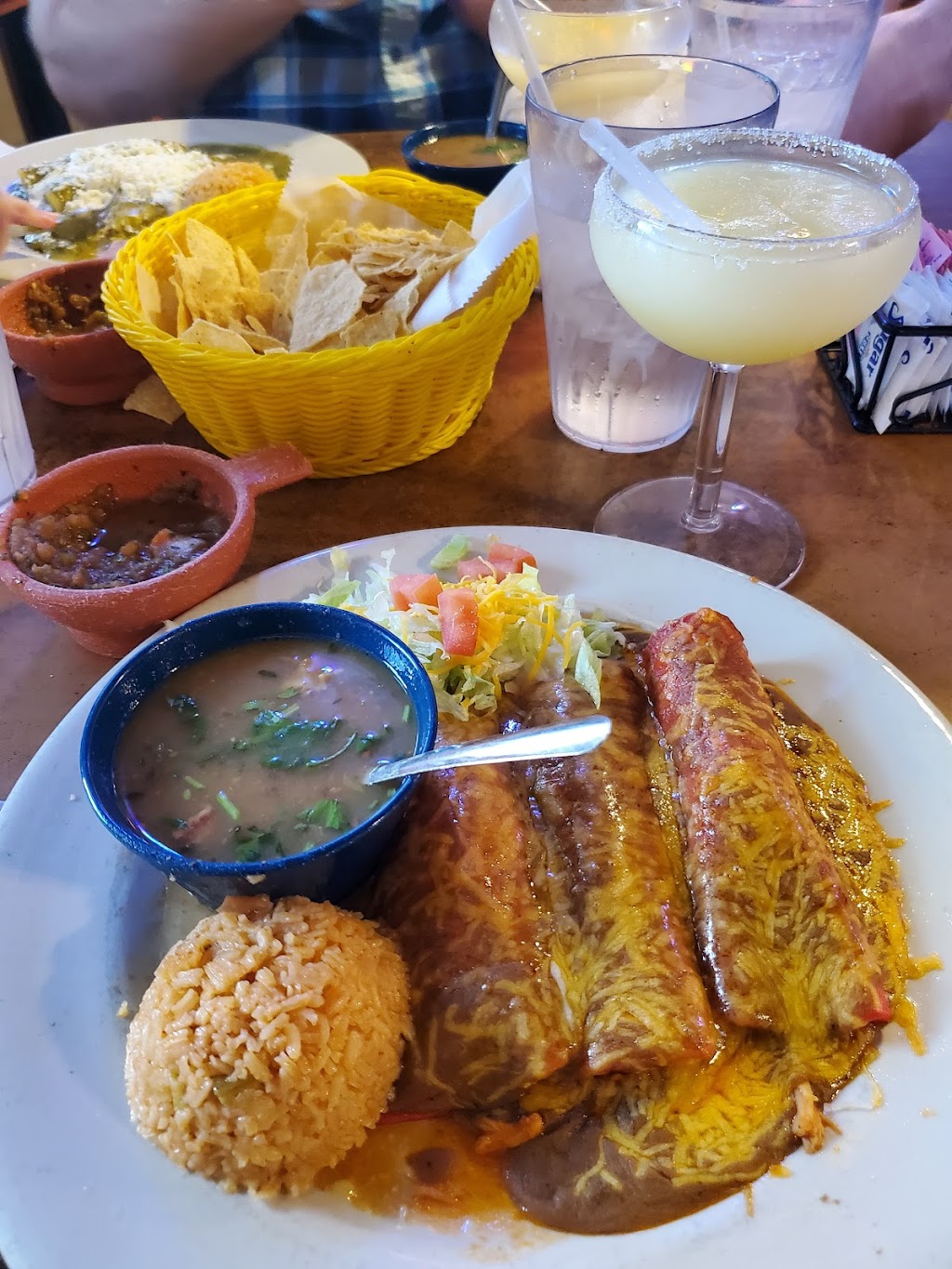 Sandras Cantina & Grill | 13100 US-281, Spring Branch, TX 78070, USA | Phone: (830) 885-2939