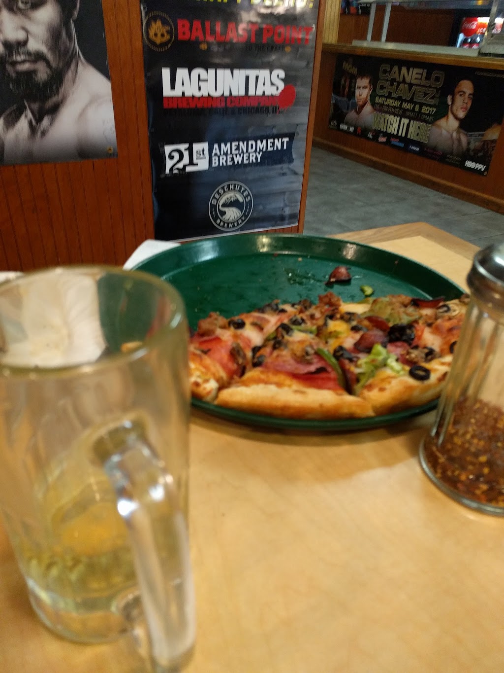Straw Hat Pizza | 1238 N Main St, Manteca, CA 95336, USA | Phone: (209) 825-8744