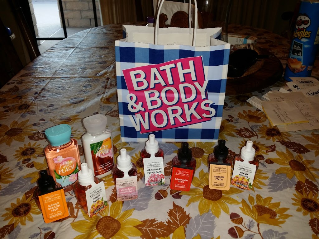 Bath & Body Works | 2200 W Florida Ave, Hemet, CA 92545, USA | Phone: (951) 658-8483