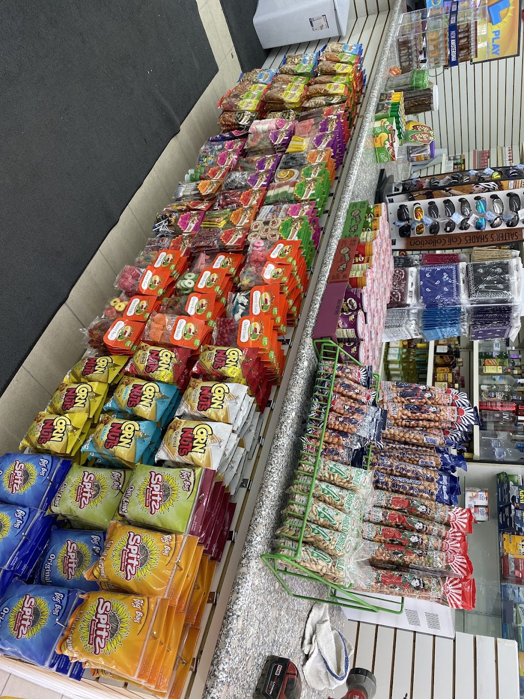 FAMILY MARKET | 8669 S Mendocino Ave, Parlier, CA 93648, USA | Phone: (559) 254-5038