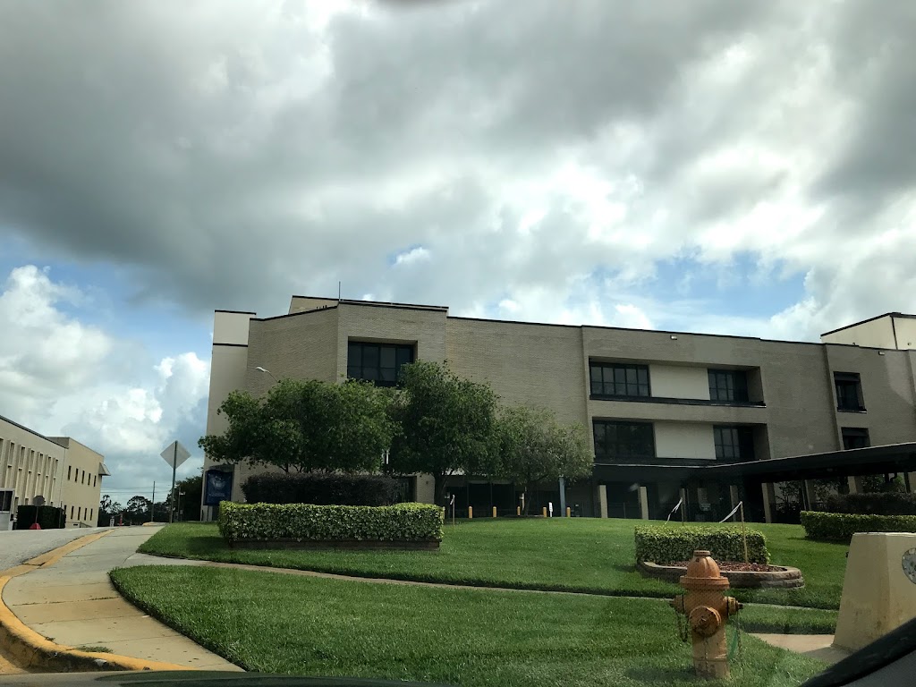 James A. Haley Veterans' Hospital In 13000 Bruce B Downs Blvd, Tampa ...