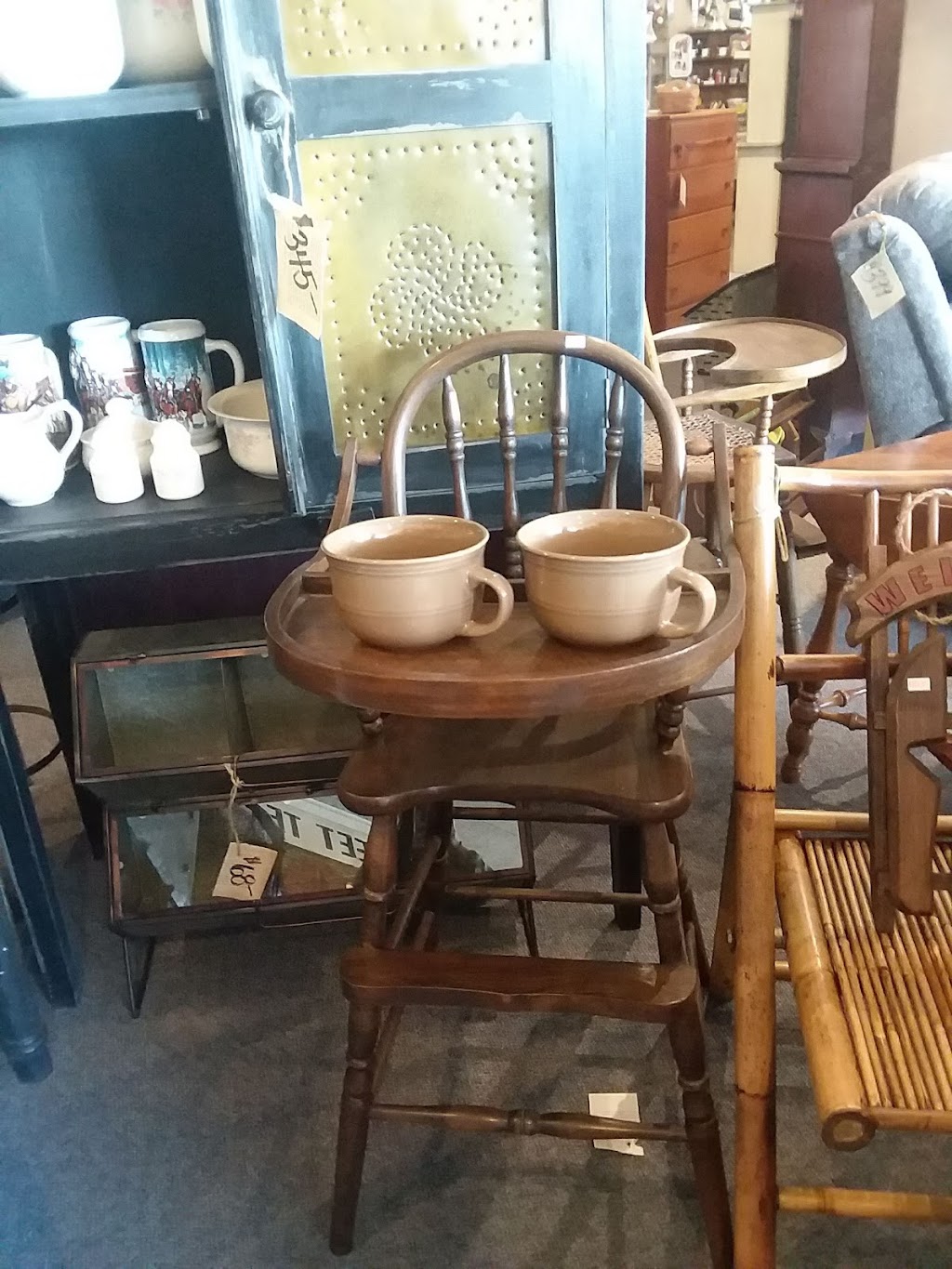 Amanda Furniture Store | 302 E Main St, Amanda, OH 43102, USA | Phone: (740) 969-2851