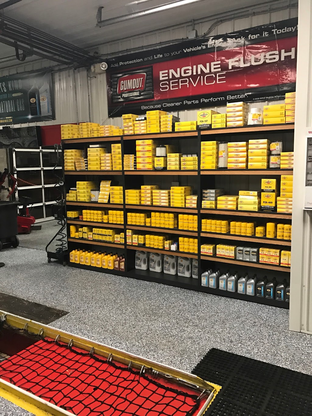Pennzoil Tire Lube Express | 2500 5th Ave, McKeesport, PA 15132, USA | Phone: (412) 678-8221
