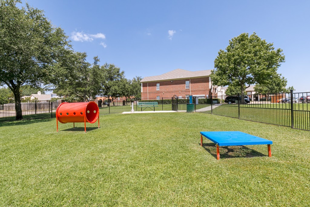 The Gates of Cedar Hill Apartments | 201 S Joe Wilson Rd, Cedar Hill, TX 75104, USA | Phone: (972) 299-5434