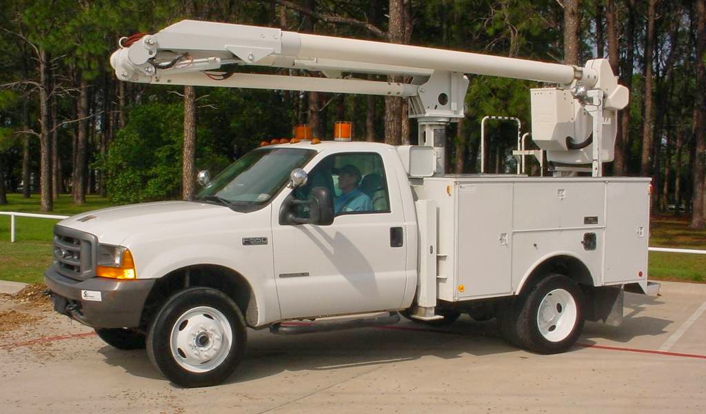 Bucket Trucks Connection | 1706 I-35E, Lewisville, TX 75067, USA | Phone: (972) 436-2256