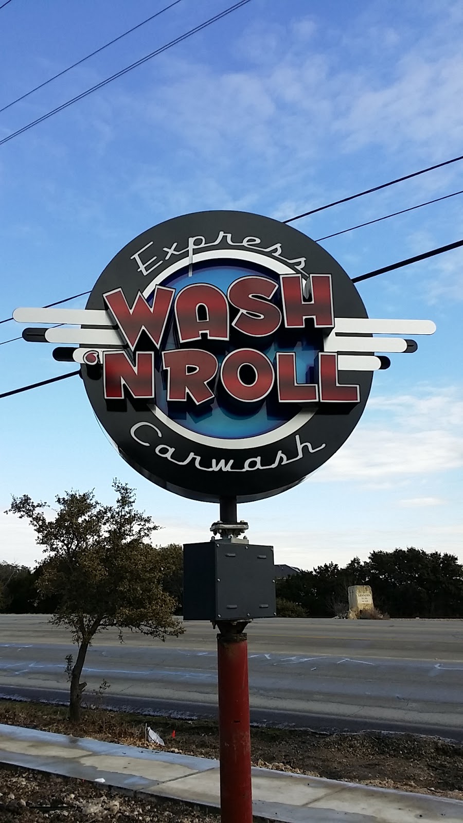 Wash N Roll Express Car Wash | 615 E Palm Valley Blvd, Round Rock, TX 78664, USA | Phone: (512) 379-7550