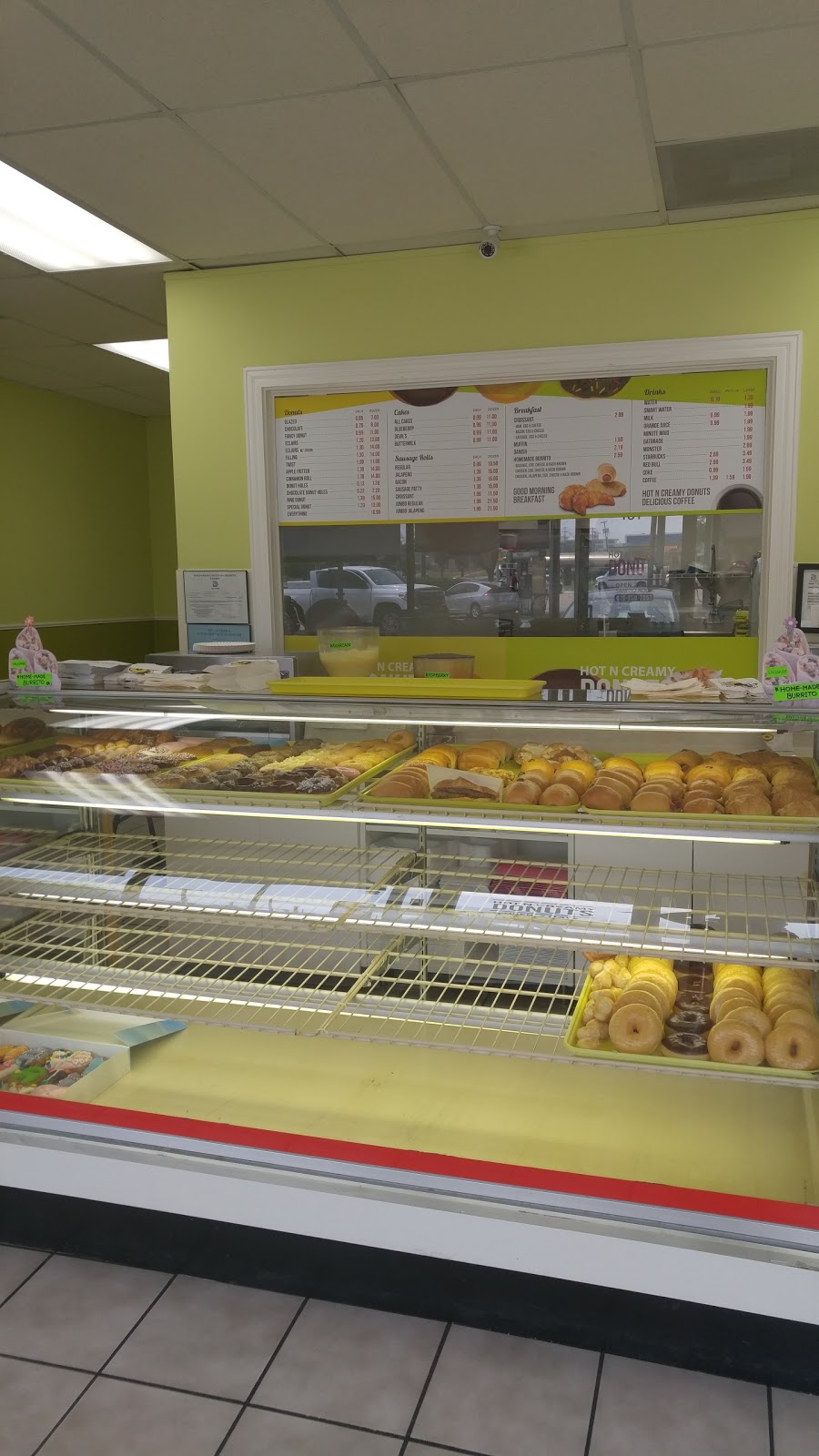 Hot & Creamy Donuts | 7877 Frankford Rd #101, Dallas, TX 75252, USA | Phone: (972) 758-7957