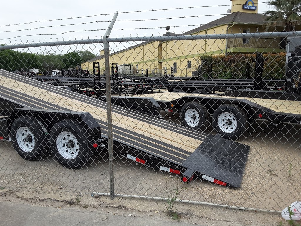 Magnum Trailers Parts & Equipment | 11210 I-35, San Antonio, TX 78233, USA | Phone: (210) 599-2325