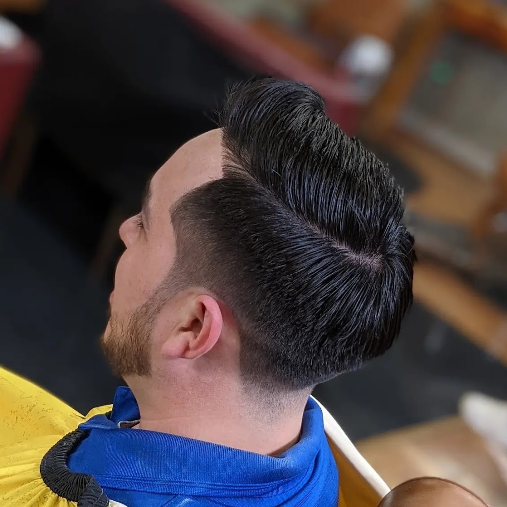 A+ Barbering | 2439 S Collins St, Arlington, TX 76014, USA | Phone: (817) 200-6192