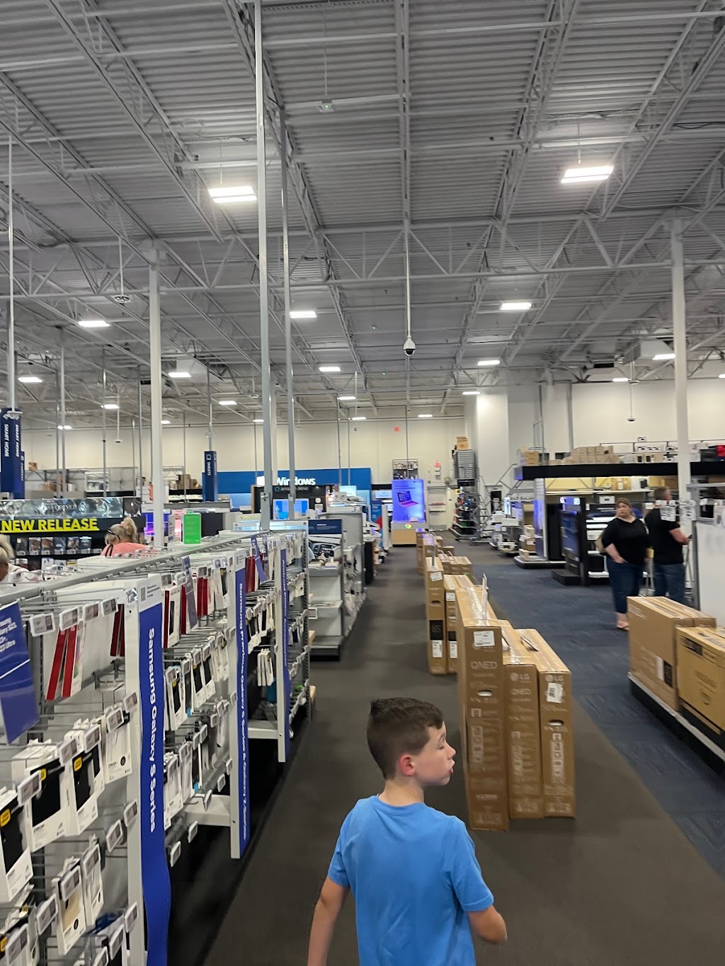 Best Buy | 5947 Wesley Grove Blvd, Wesley Chapel, FL 33544, USA | Phone: (813) 929-2100