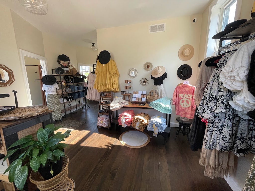 Sunny + Olive Clothing Co | 649 College St, Milton, WI 53563, USA | Phone: (608) 580-0198