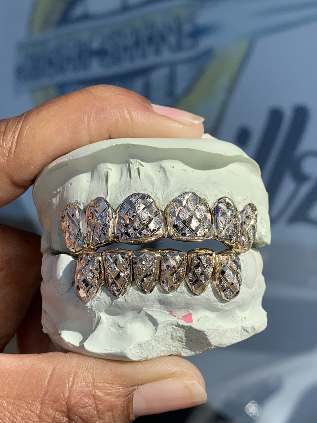 Right Shyne Grillz | 5505 Main St #103, Del City, OK 73115, USA | Phone: (405) 875-7030