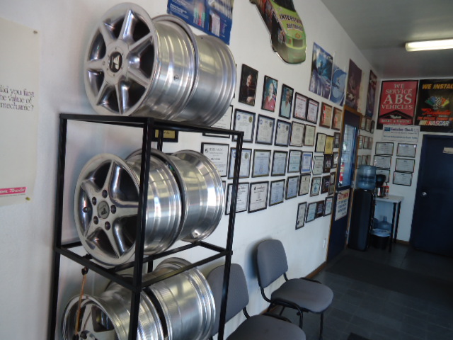 Masters Auto & Tire | 10633 16th Ave SW, Seattle, WA 98146, USA | Phone: (206) 243-8487