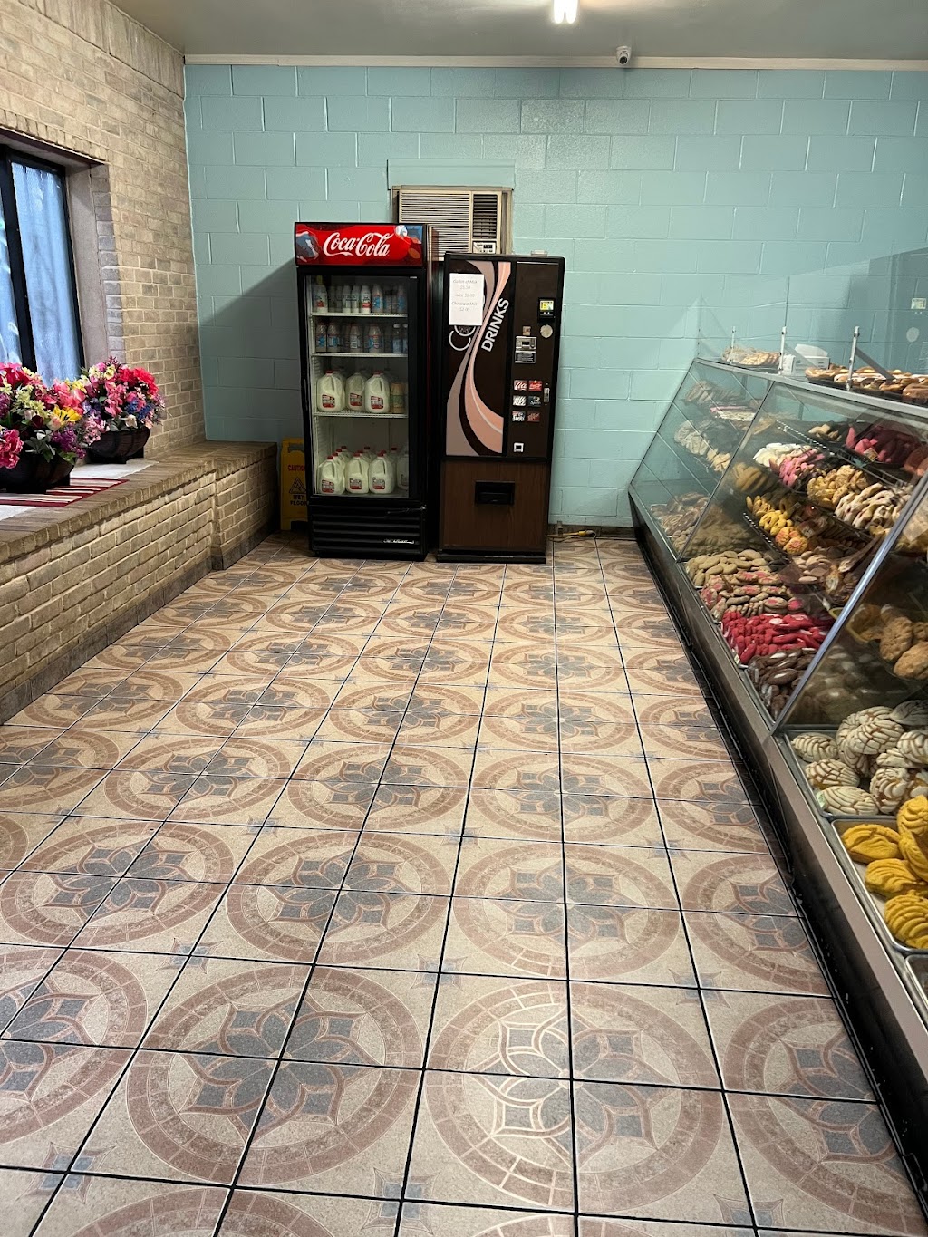 Marios Bakery | 2231 Castroville Rd, San Antonio, TX 78237, USA | Phone: (210) 434-2017