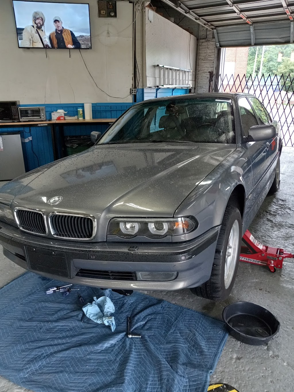 Mikes BMW Diagnostic & Repair | 659 E 25th St, Baltimore, MD 21218, USA | Phone: (443) 509-1015