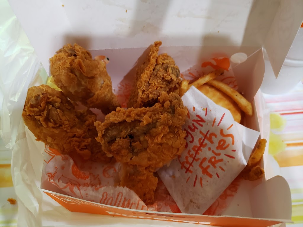 Popeyes Louisiana Kitchen | 812 Lynnhaven Pkwy, Virginia Beach, VA 23452, USA | Phone: (757) 468-5812