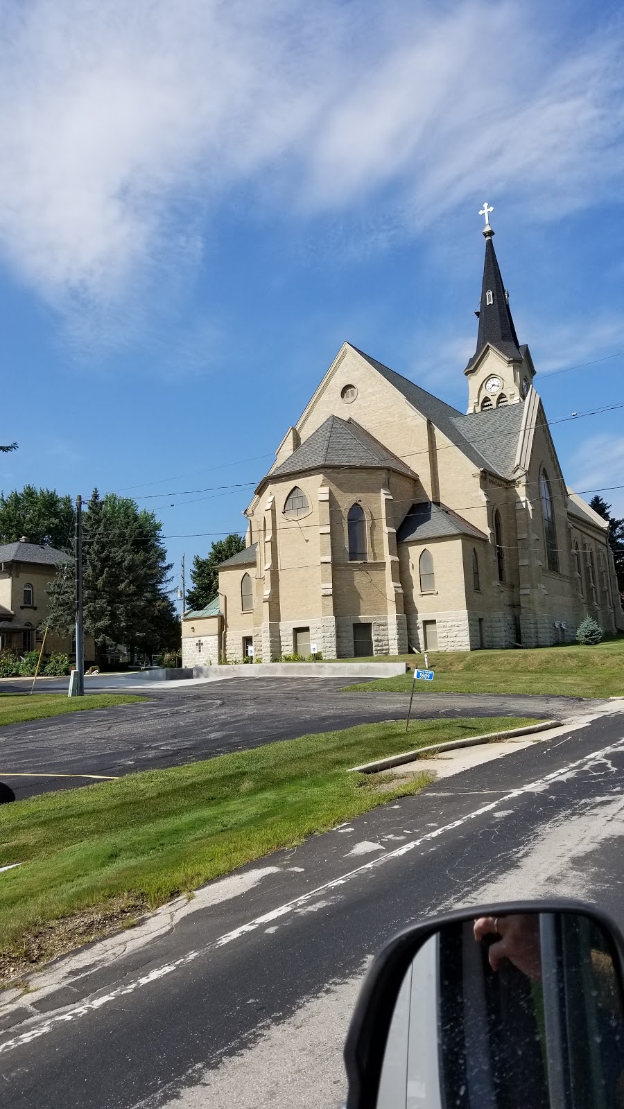 St. Lawrence Catholic Church | 4886 WI-175, Hartford, WI 53027, USA | Phone: (262) 644-5701