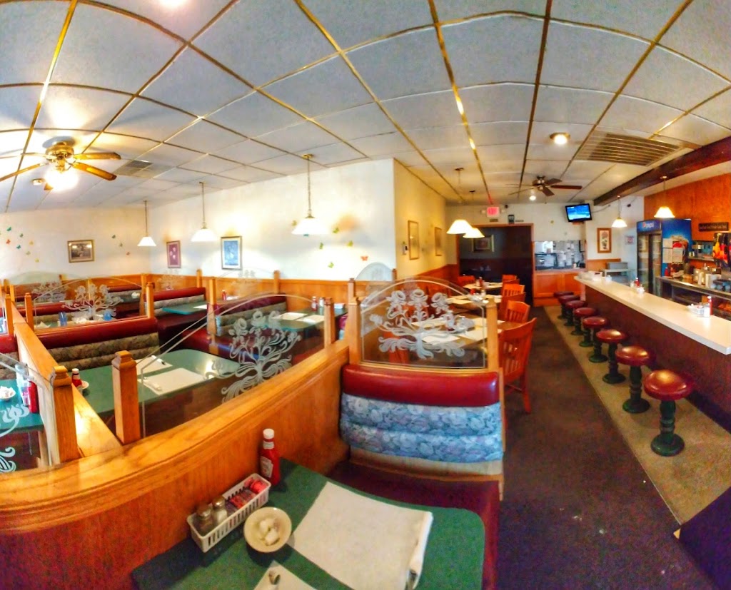 Fredonia Family Restaurant | 217 Highland Dr, Fredonia, WI 53021, USA | Phone: (262) 692-2302