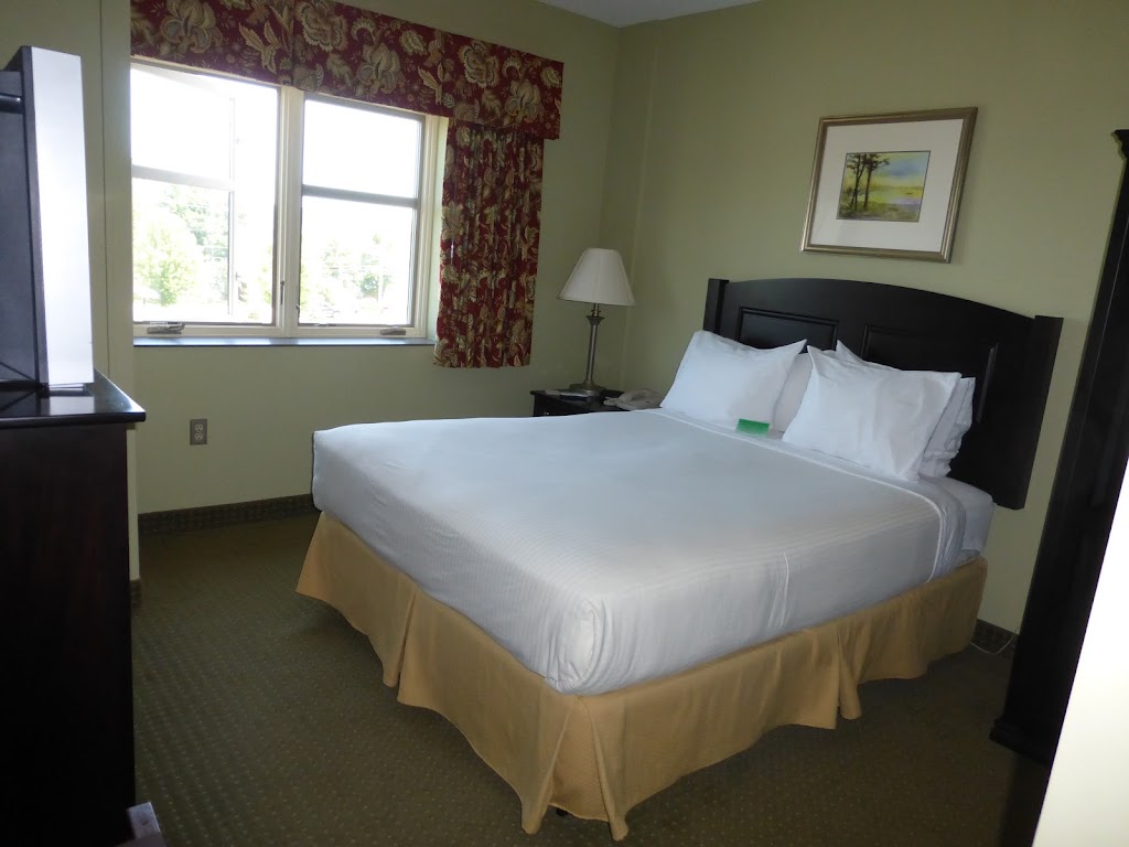 Chautauqua Suites Hotel & Expo Center | 215 W Lake Rd, Mayville, NY 14757, USA | Phone: (716) 269-7829