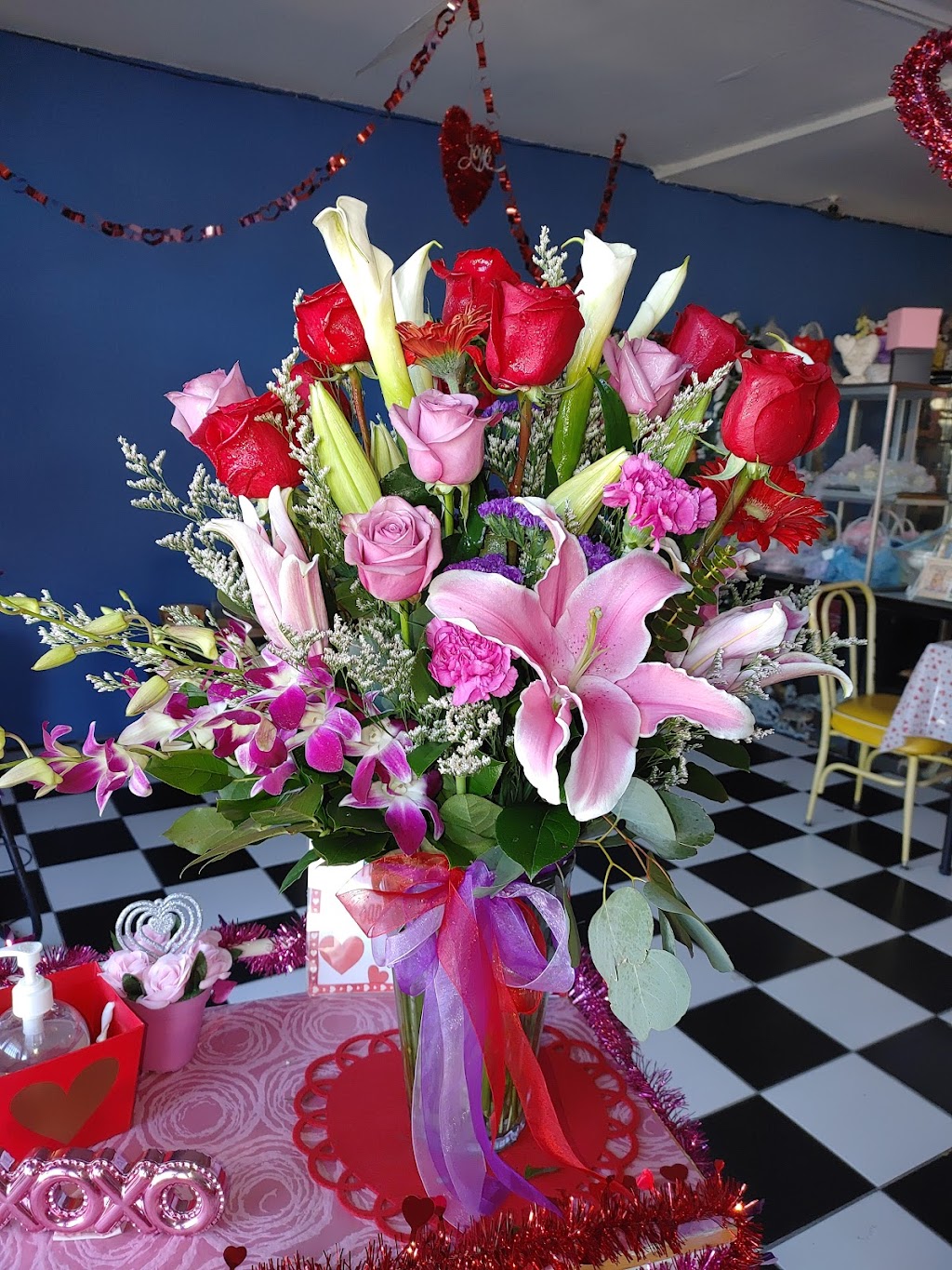 Alinas Florist and Boutique | 5306 Mission Blvd, Riverside, CA 92509, USA | Phone: (951) 217-5895