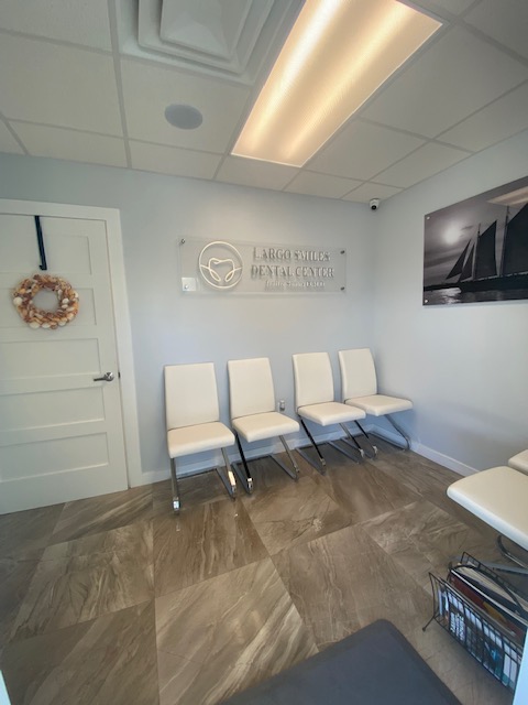 Largo Smiles Dental Center | 103071 Overseas Hwy, Key Largo, FL 33037, USA | Phone: (305) 451-8005