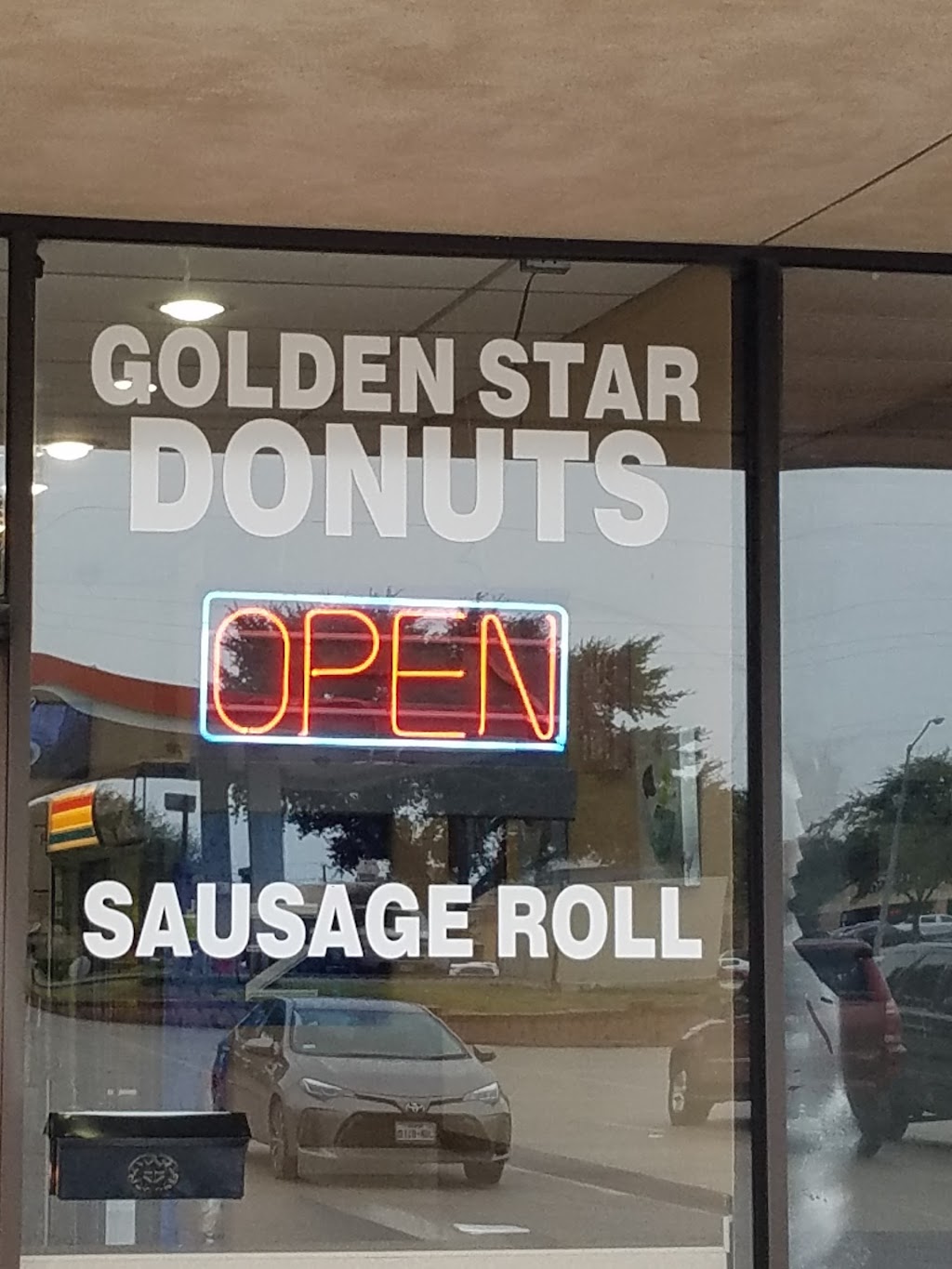 Golden Star Donuts | 7632 Campbell Rd #318, Dallas, TX 75248, USA | Phone: (972) 248-8075