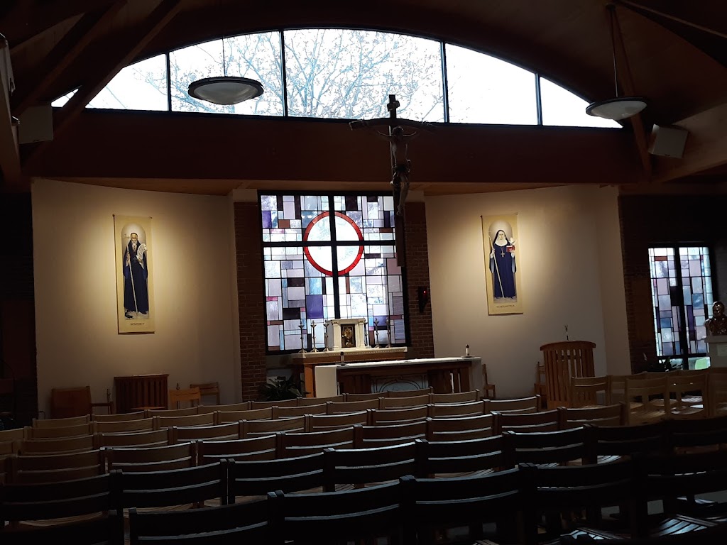 Mary, Mother of Wisdom Chapel | Latrobe, PA 15650, USA | Phone: (724) 532-6600 ext. 2350