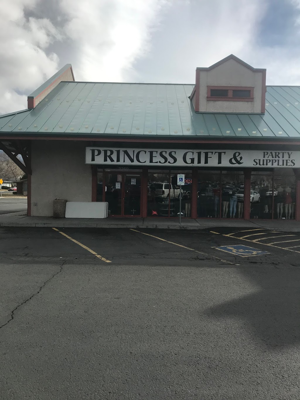 Princess Gift Party Supply | 3259 US Hwy 50 E, Carson City, NV 89701, USA | Phone: (775) 887-0777