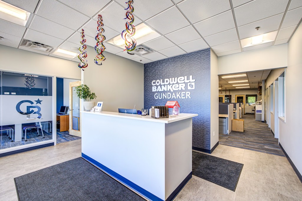 Coldwell Banker Realty - Gundaker | 560 Old Smizer Mill Rd, Fenton, MO 63026, USA | Phone: (636) 343-1500