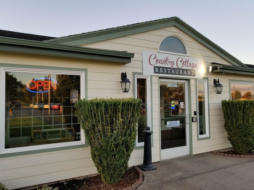 Country Cottage Restaurant | 1776 Country Club Rd, Woodburn, OR 97071, USA | Phone: (503) 982-3883