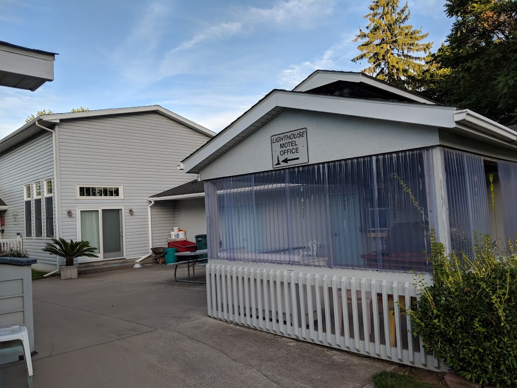 Lighthouse Motel | 1564 Van Buren St, Burt, NY 14028, USA | Phone: (716) 778-7270