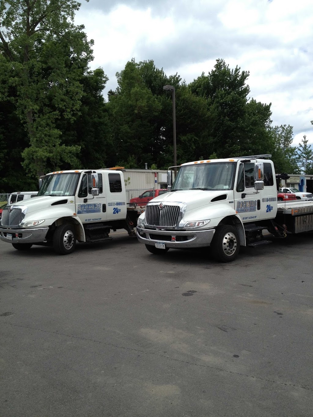 Becker Towing 24hr Towing | 9180 Transit Rd, East Amherst, NY 14051, USA | Phone: (716) 688-9852