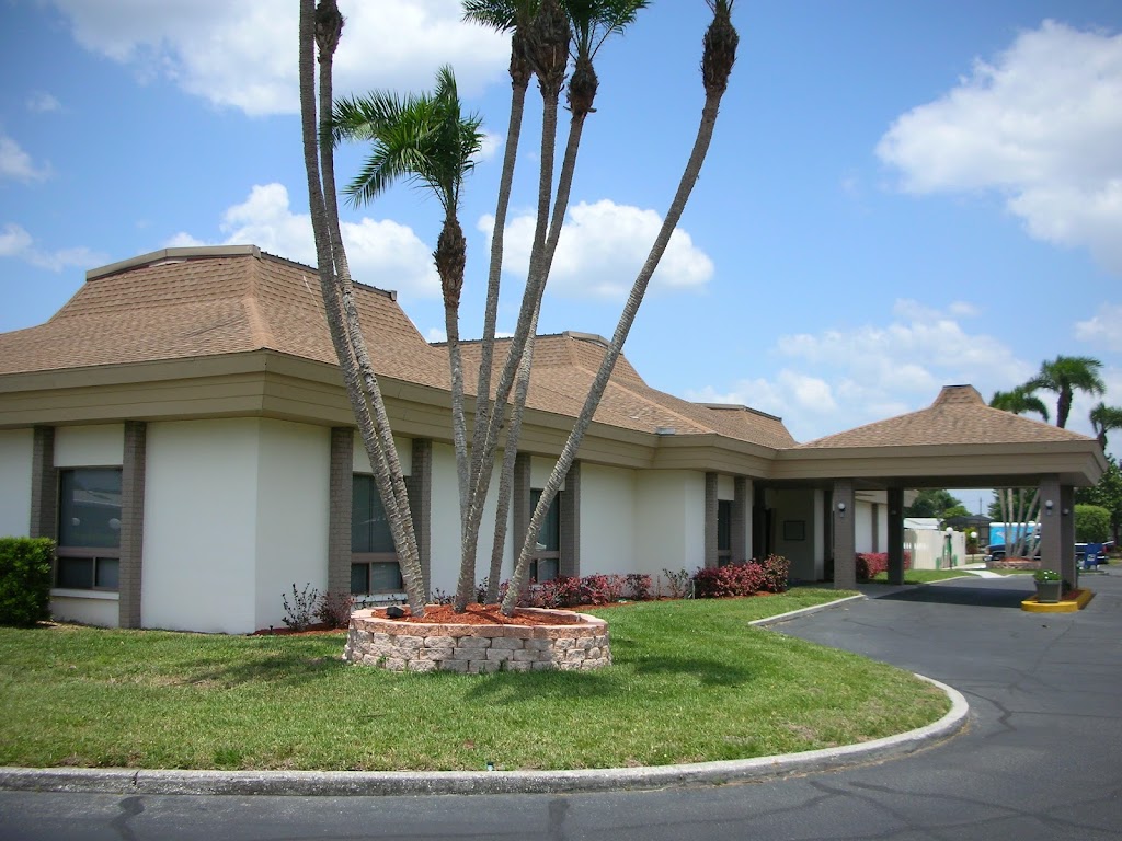 Country Lakes Villages | 6100 Bayshore Rd, Palmetto, FL 34221, USA | Phone: (941) 722-0556