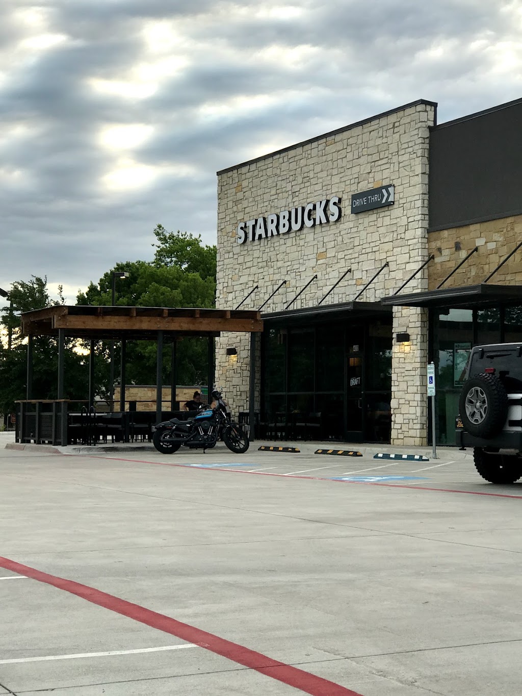 Starbucks | 105 Country View Dr, Roanoke, TX 76262 | Phone: (682) 351-4767