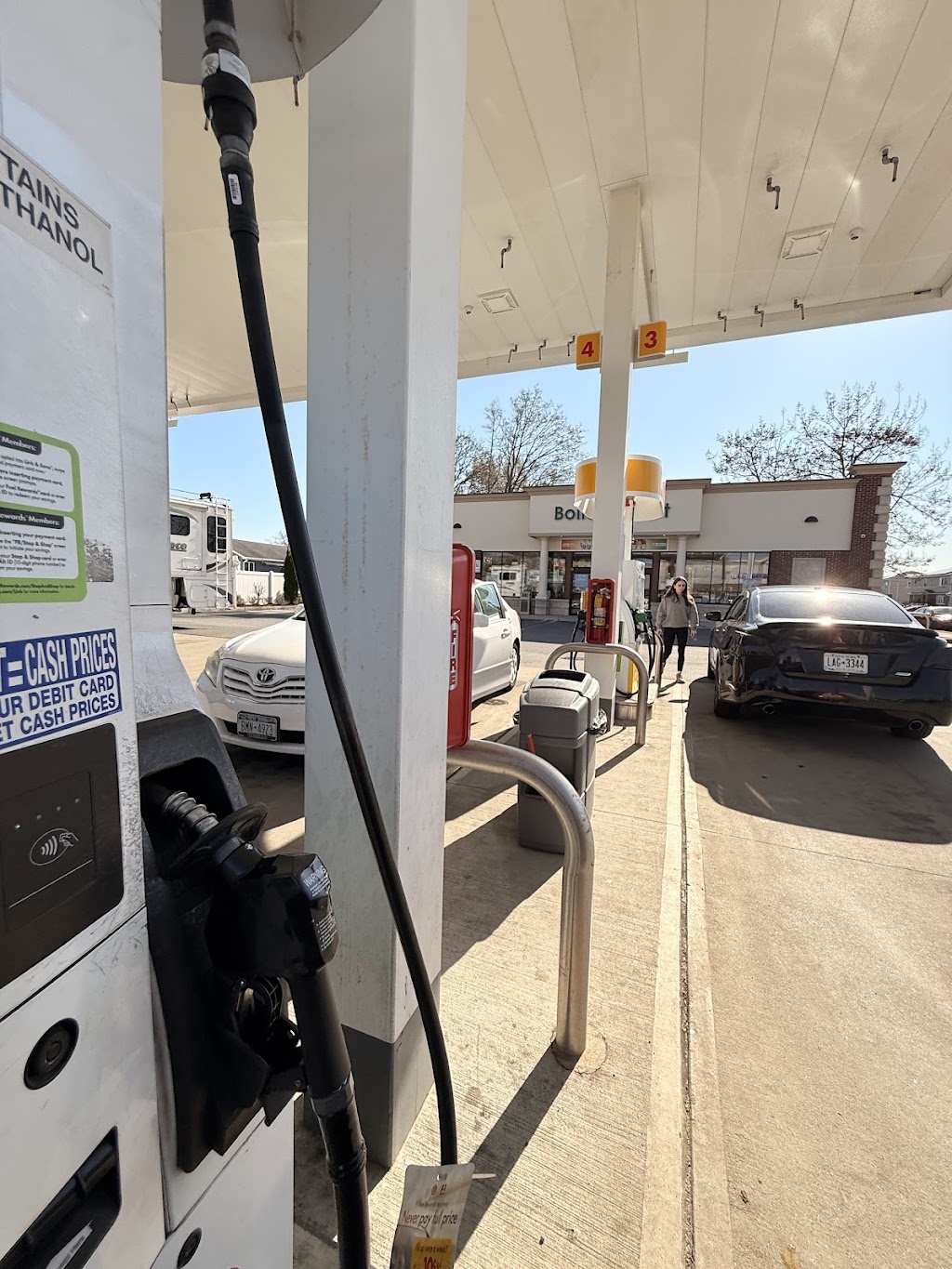 Shell | 630 Main St, Farmingdale, NY 11735, USA | Phone: (516) 586-8585