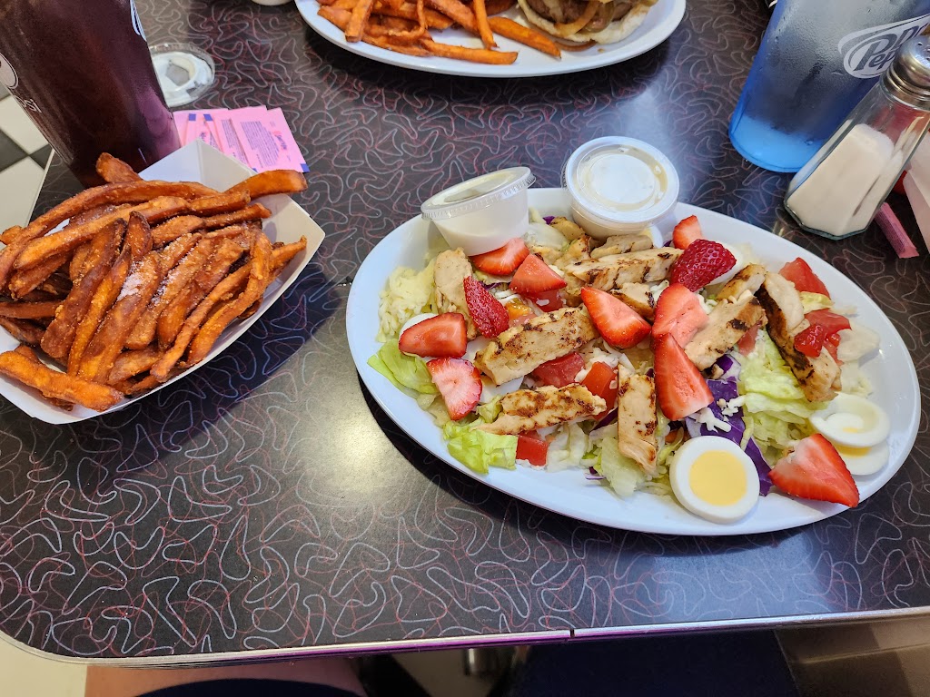 Chelles 33 Diner | 26784 US-33, Rockbridge, OH 43149, USA | Phone: (740) 385-4044