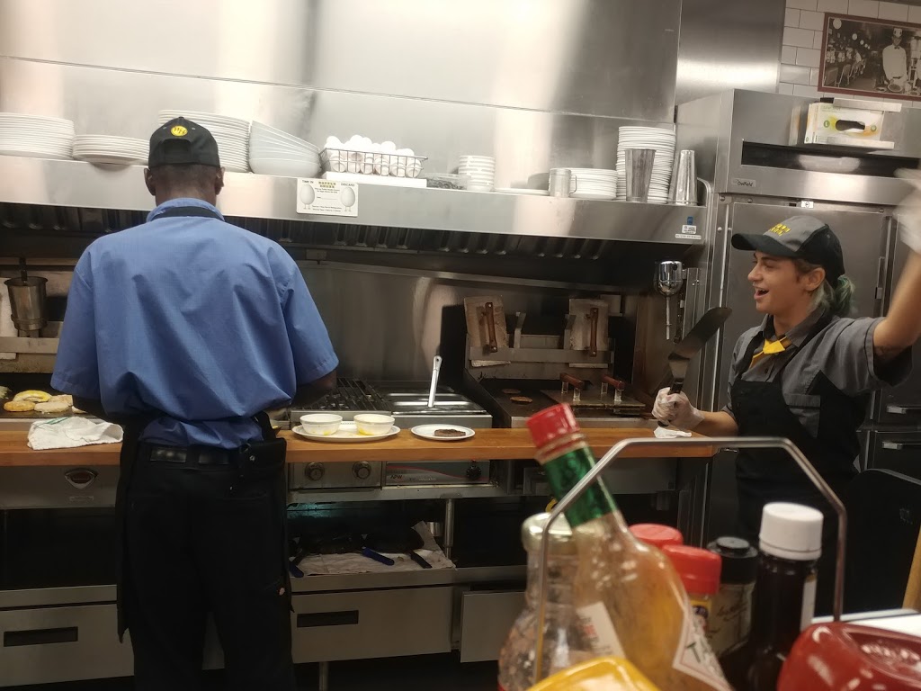 Waffle House | 4120 Lebanon Pike, Hermitage, TN 37076, USA | Phone: (615) 391-1952