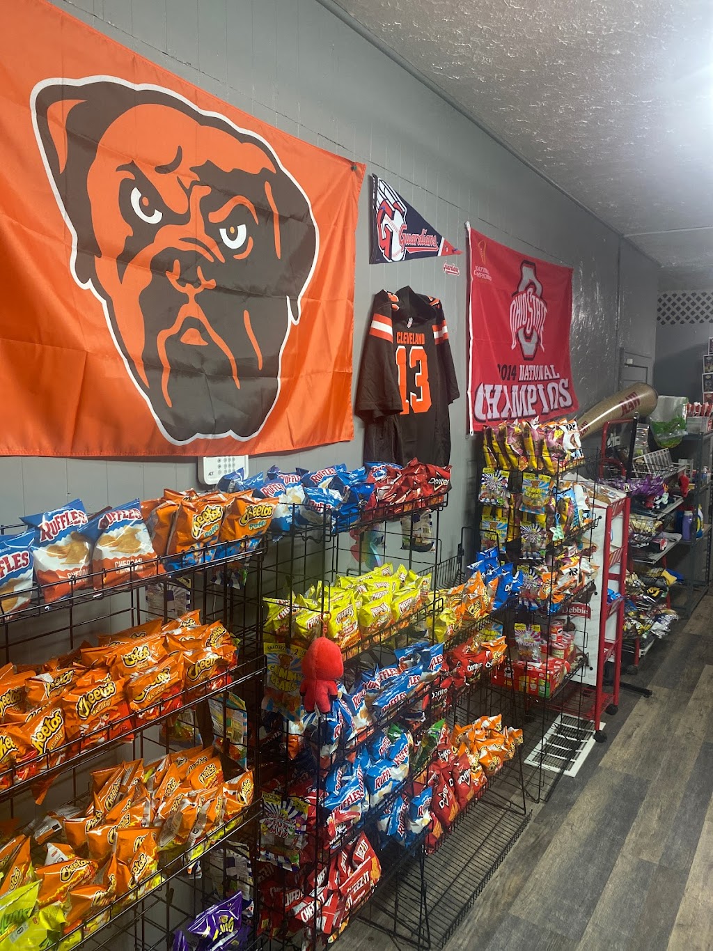 Taylor Mini Mart | 2213 N Taylor Rd, Cleveland Heights, OH 44112, USA | Phone: (216) 400-6263