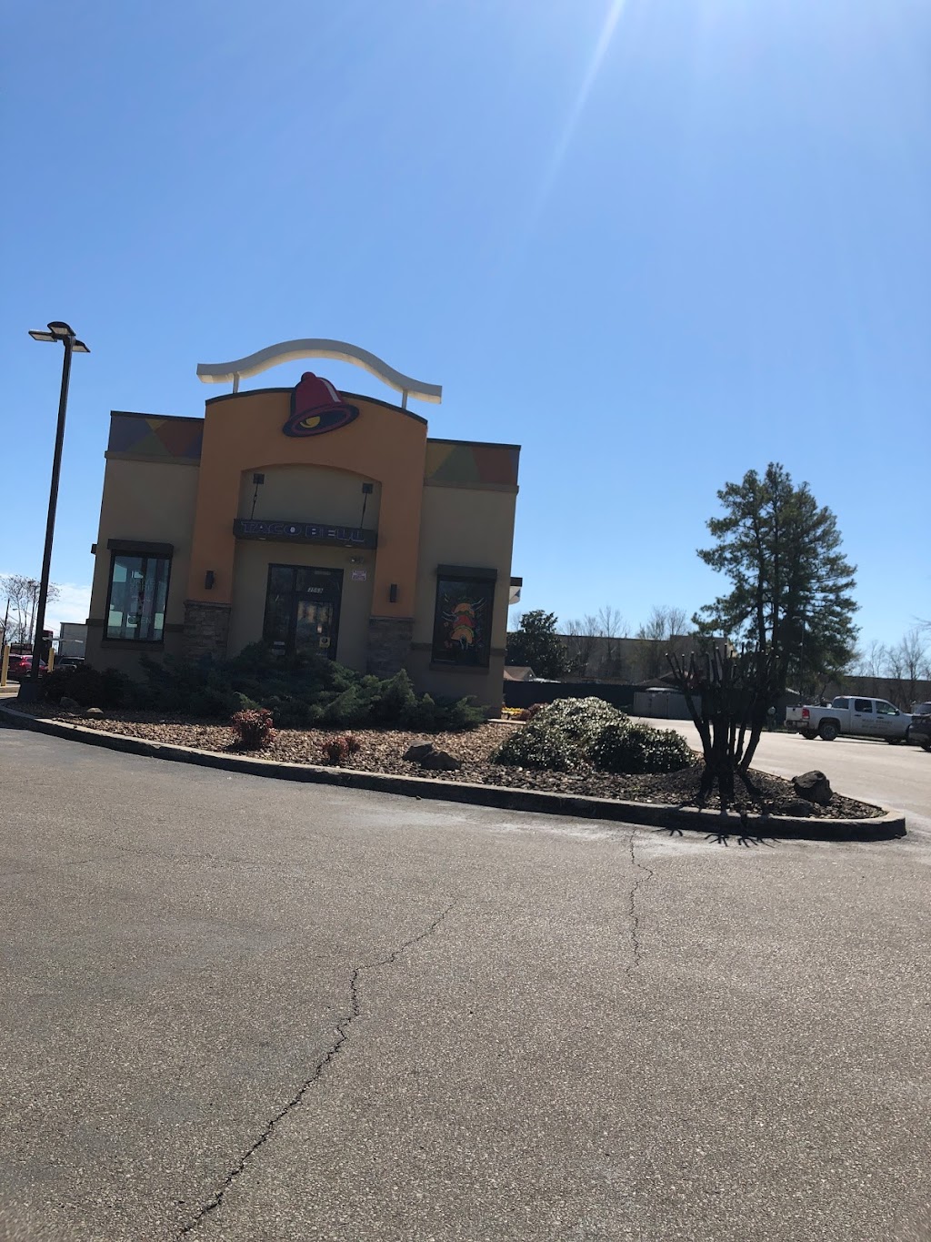 Taco Bell | 1701 California Pkwy S, Fort Worth, TX 76134, USA | Phone: (817) 568-8994