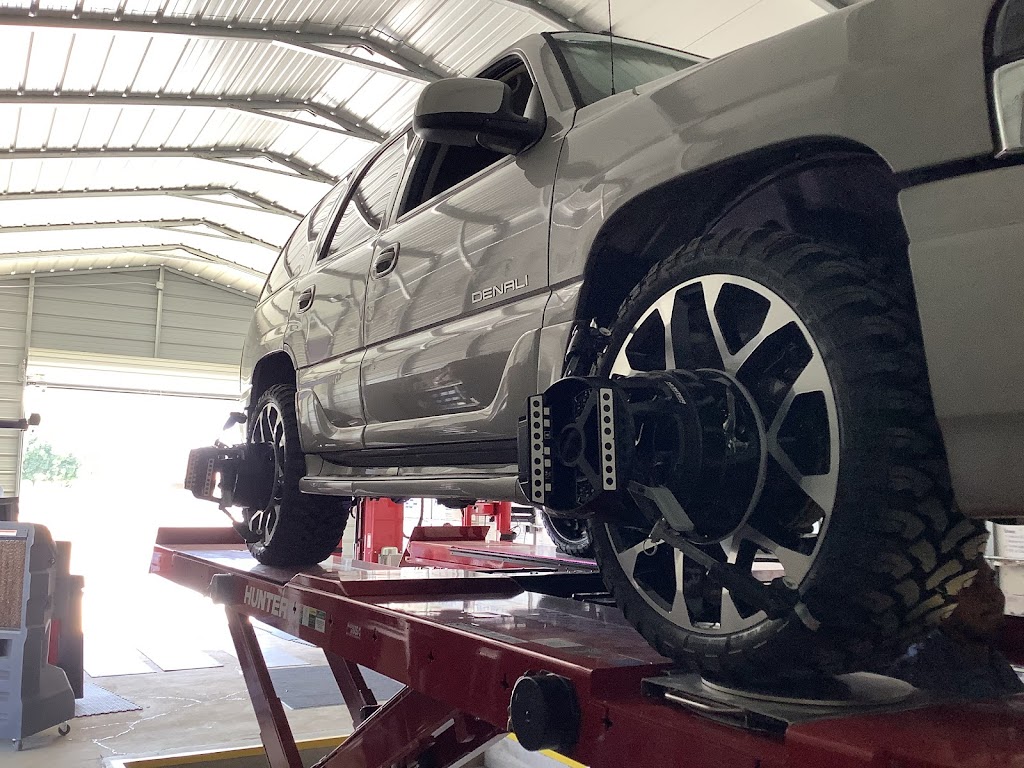 Blue Tire Shop Services Auto/Truck/ Commercial | 30116 W Lerdo Hwy, Shafter, CA 93263, USA | Phone: (661) 817-5454