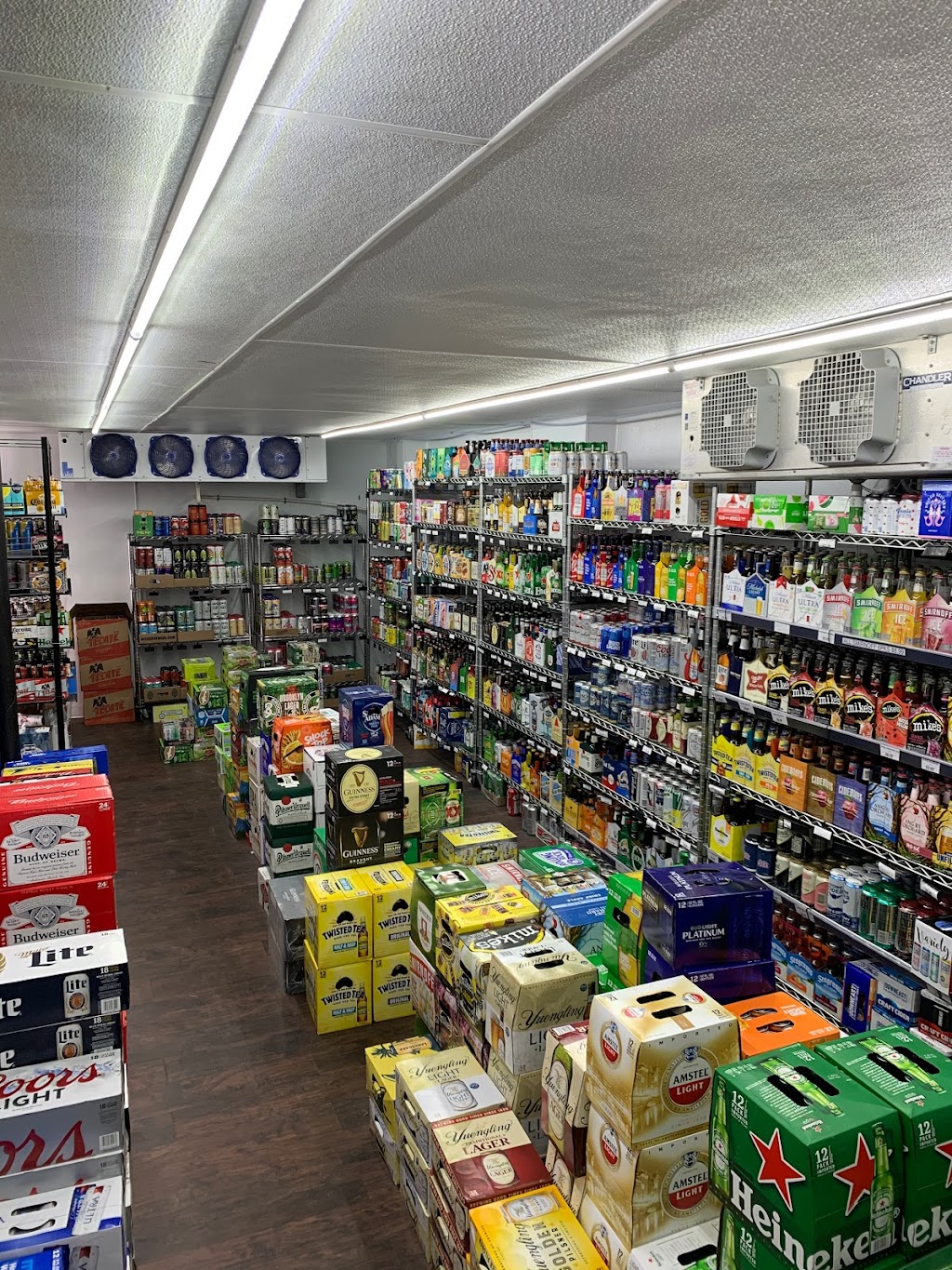 Mill Plain Package Store | 71 Mill Plain Rd, Danbury, CT 06811, USA | Phone: (203) 748-0776