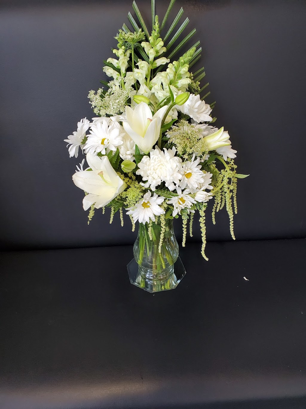 Re-Vase Flower Studio | 18840 Sherman Way Unit B, Reseda, CA 91335, USA | Phone: (818) 231-8643
