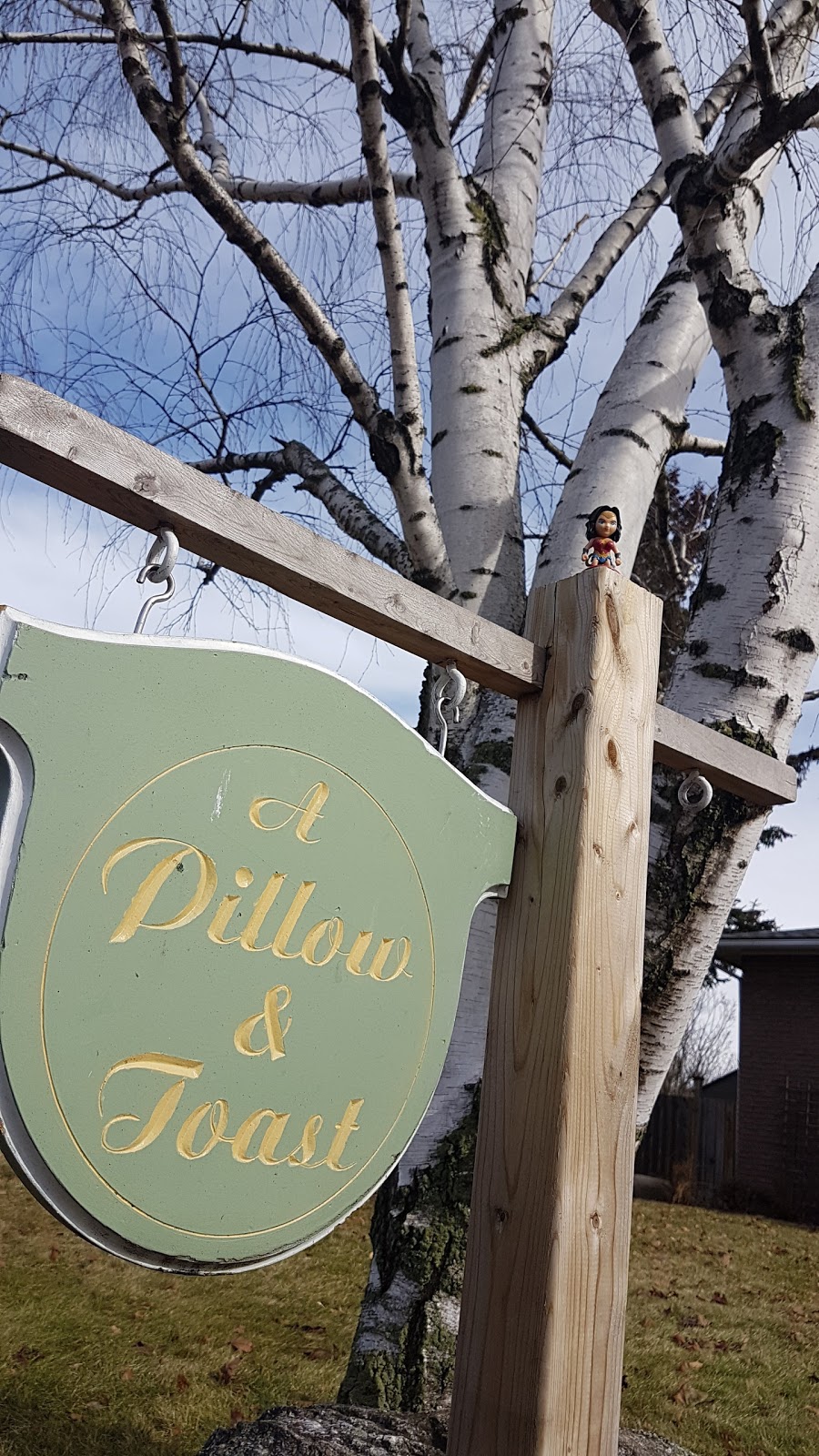 A Pillow and Toast | 8 Garrison Village Dr, Niagara-on-the-Lake, ON L0S 1J0, Canada | Phone: (905) 468-3668