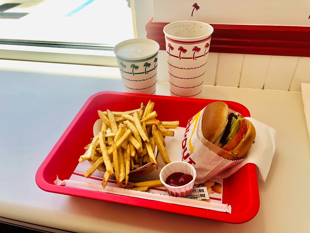 In-N-Out Burger | 1159 N Rengstorff Ave, Mountain View, CA 94043 | Phone: (800) 786-1000