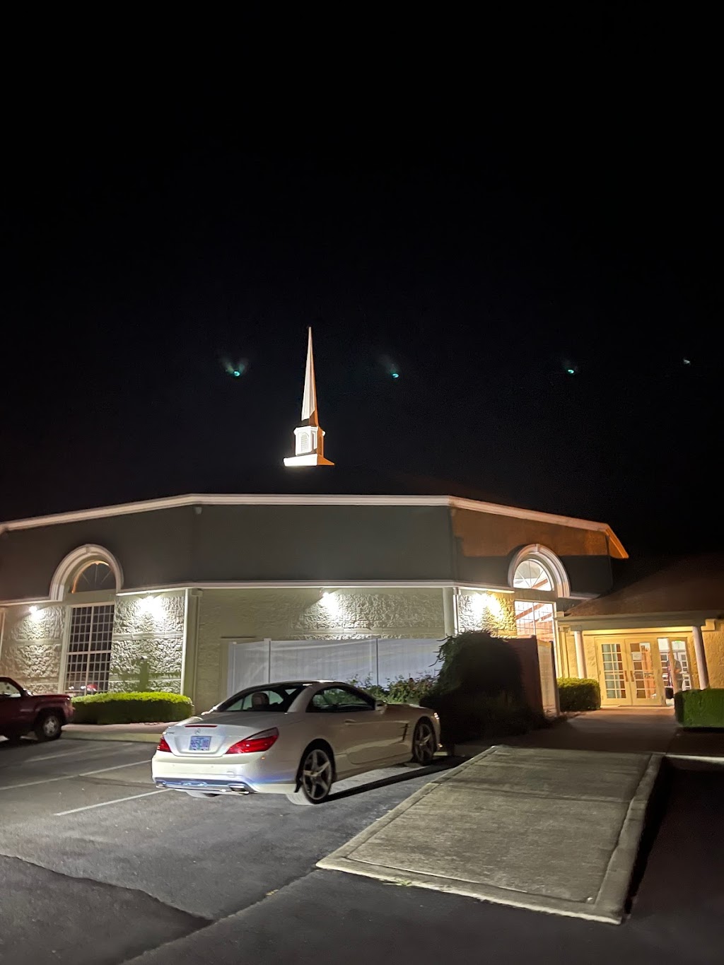 Palace-Praise Untd Pentecostal | 6750 SW 198th Ave, Aloha, OR 97007, USA | Phone: (503) 642-2347