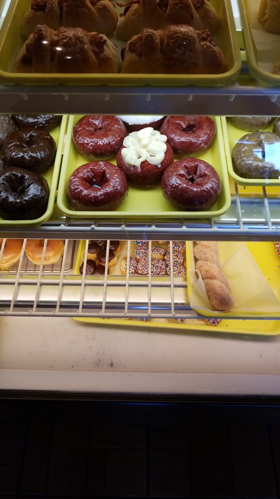 Donnas Donuts | 5801 Golden Triangle Boulevard Ste 113, Fort Worth, TX 76244 | Phone: (817) 431-6787