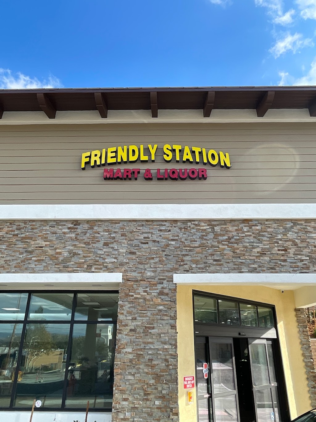 Friendly Station Mart & Liquor | 26400 Sierra Hwy, Santa Clarita, CA 91321, USA | Phone: (661) 964-8055