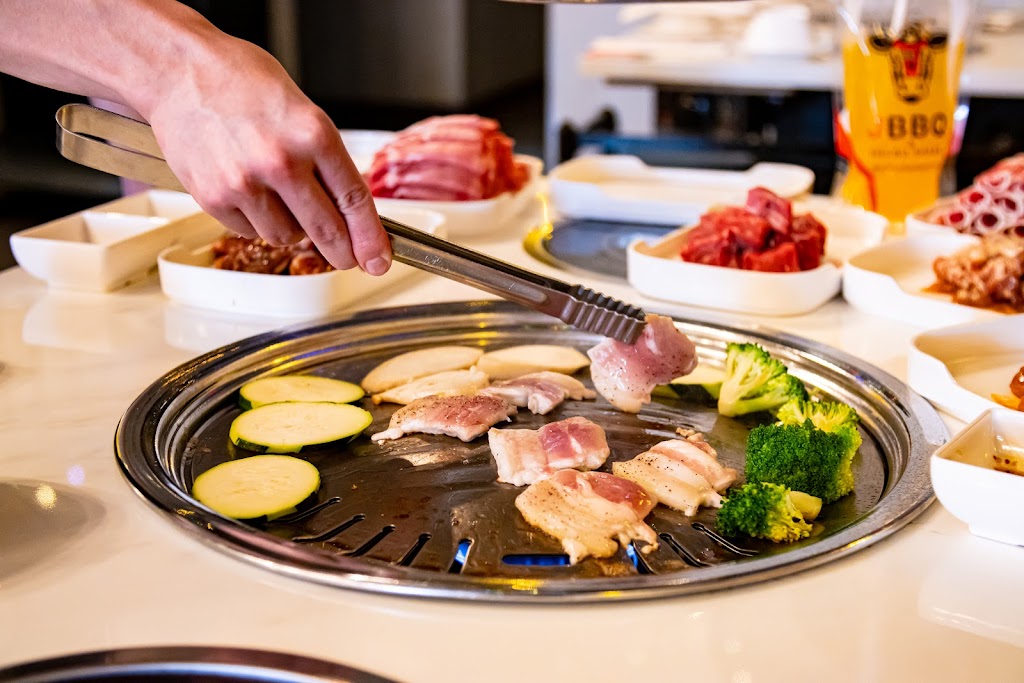 JBBQ & Shabu Shabu | 11 E Main St, Bay Shore, NY 11706, USA | Phone: (631) 647-7777