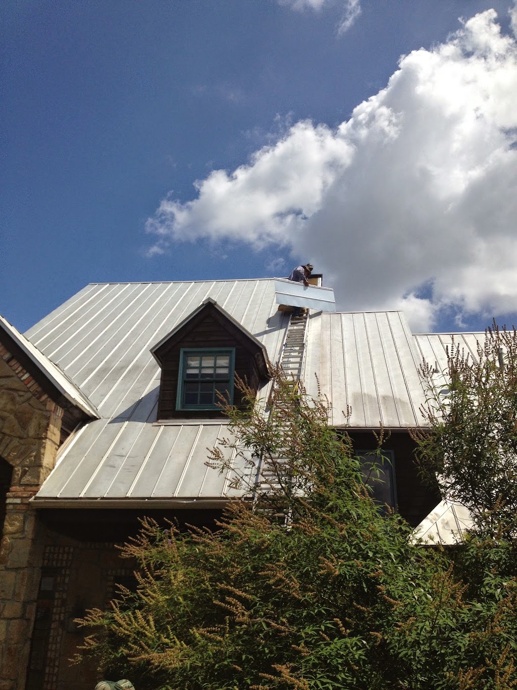 Floyd Heggie Roofing and Repair | 6395 Rolling Meadow Trail, Fort Worth, TX 76135, USA | Phone: (817) 237-8164